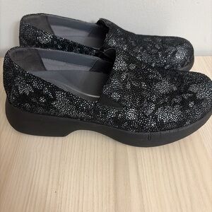 Dansko women’s Black flowered Glitter Mules size 38